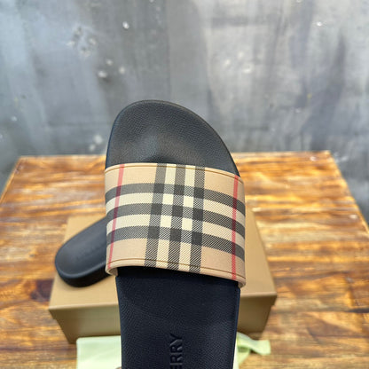 BURBERRY Sandalias Unisex