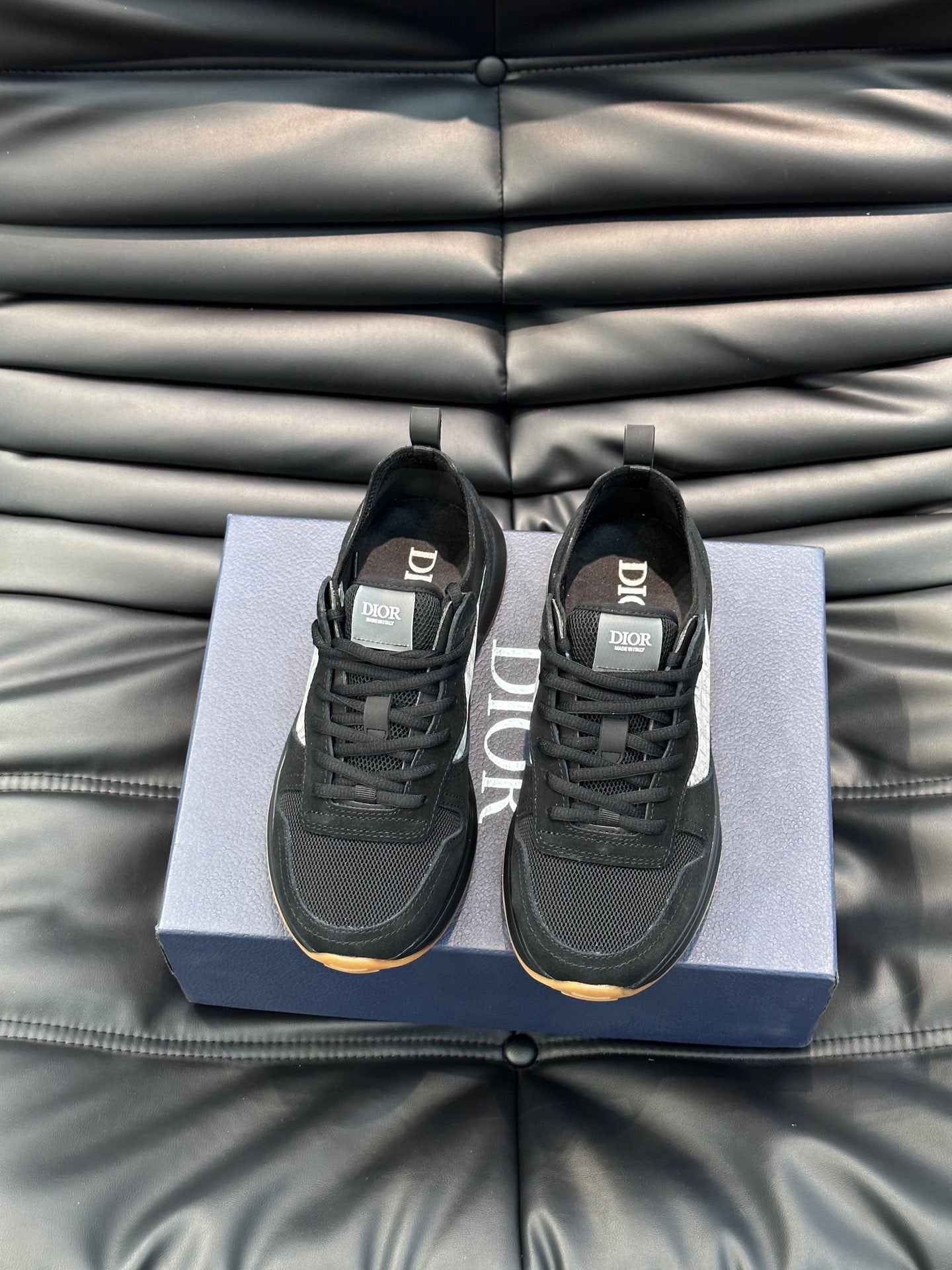 DIOR B25 RUNNER SNEAKER