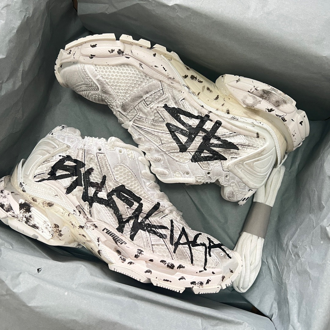 BALENCIAGA RUNNER GRAFFITI SNEAKER IN WHITE