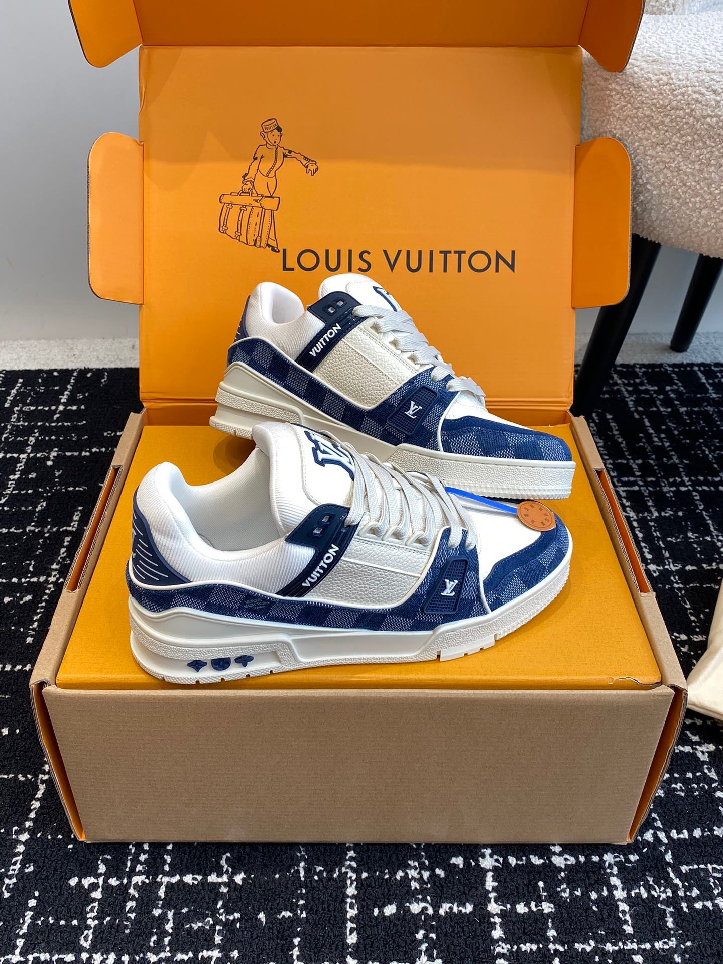 LV Trainer Sneaker 1ACWD0