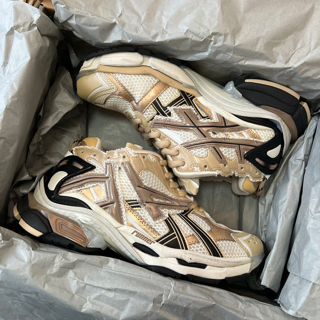 BALENCIAGA RUNNER Egg Beige