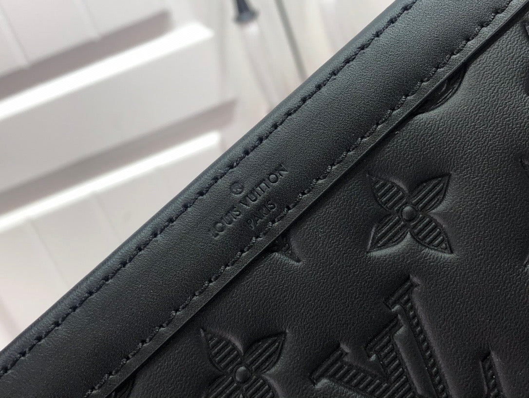 LV Gaston Wearable Wallet M81115