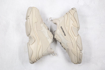 BALENCIAGA TRIPLE S SNEAKER IN BEIGE