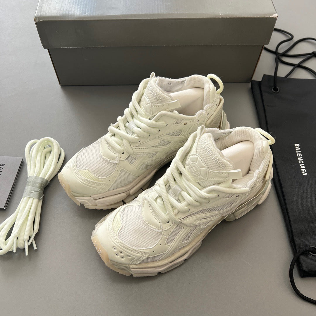 BALENCIAGA RUNNER White Beige