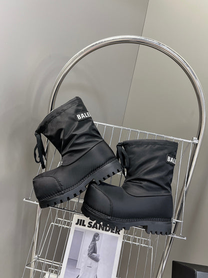 BALENCIAGA SKIWEAR - ALASKA LOW BOOT IN BLACK