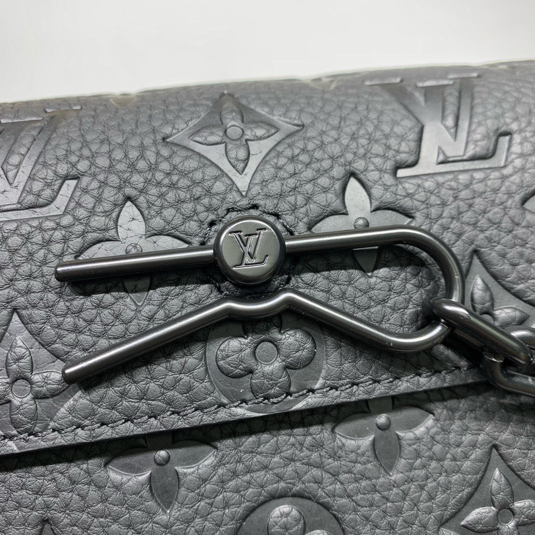 LV M81746 Steamer Wearable Wallet