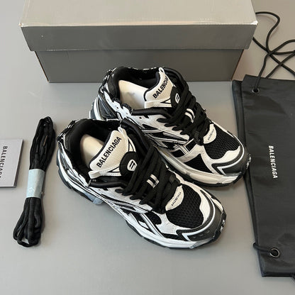 BALENCIAGA RUNNER Black White