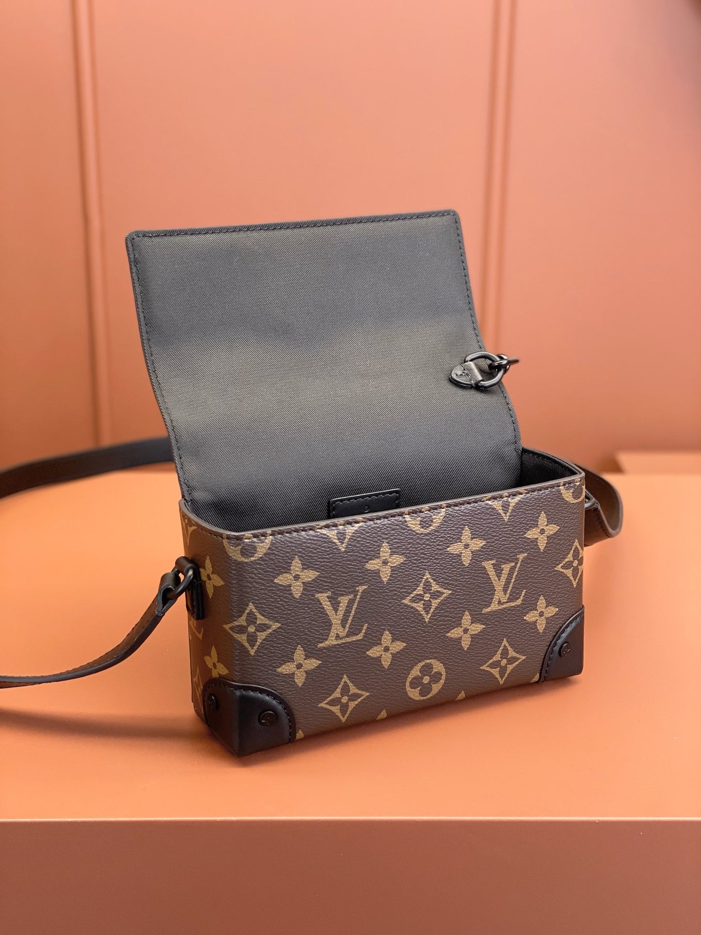 LV M83613 Steamer Wearable Wallet