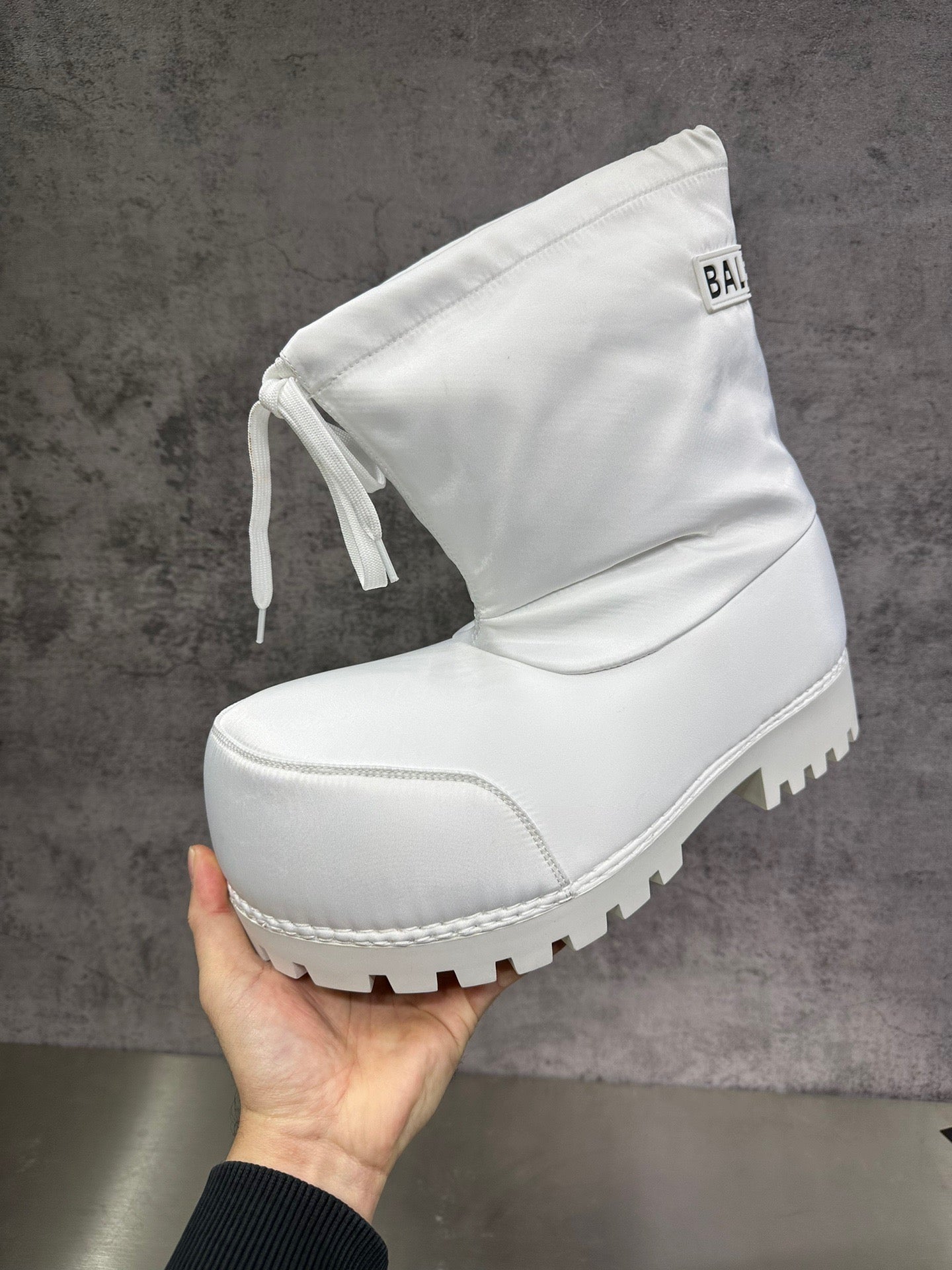 BALENCIAGA SKIWEAR - ALASKA LOW BOOT IN WHITE