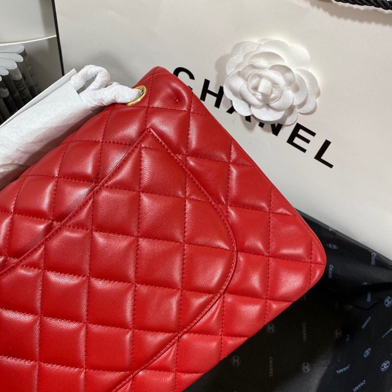 CHANEL CLASICA CIERRE DORADO