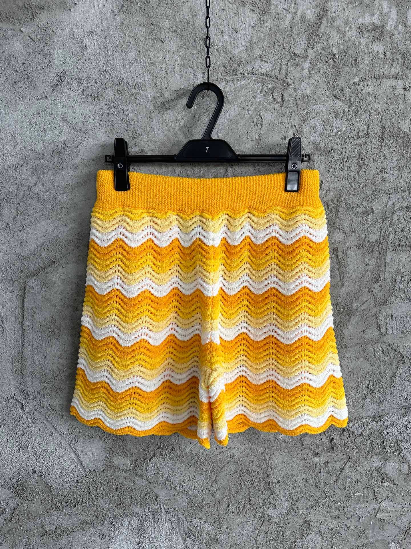 CASABLANCA WAVY GRADIENT OPEN KNIT CROCHET SHORTS