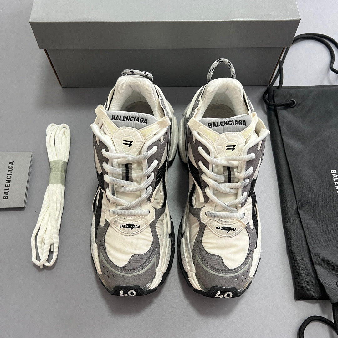 BALENCIAGA RUNNER Grey White Black