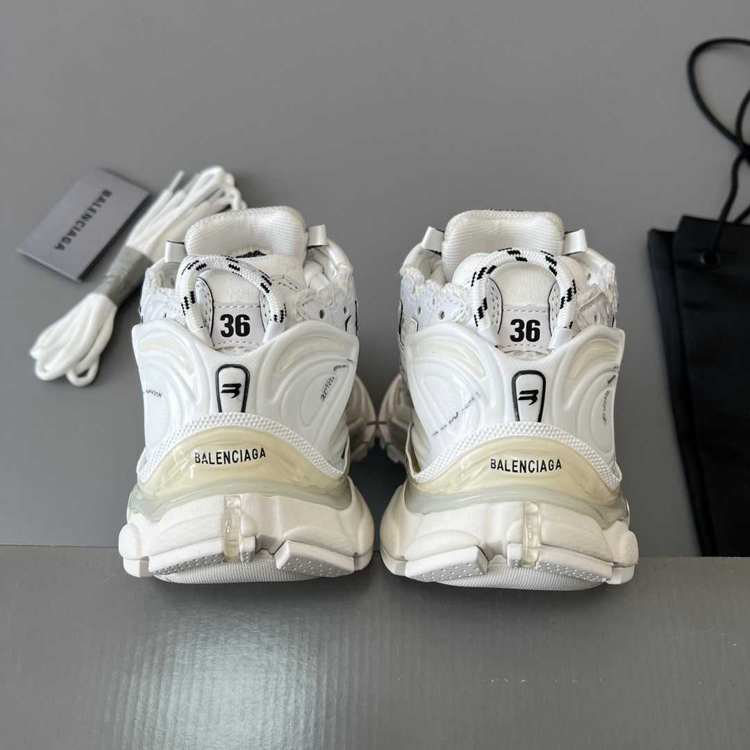 BALENCIAGA RUNNER White Beige 2