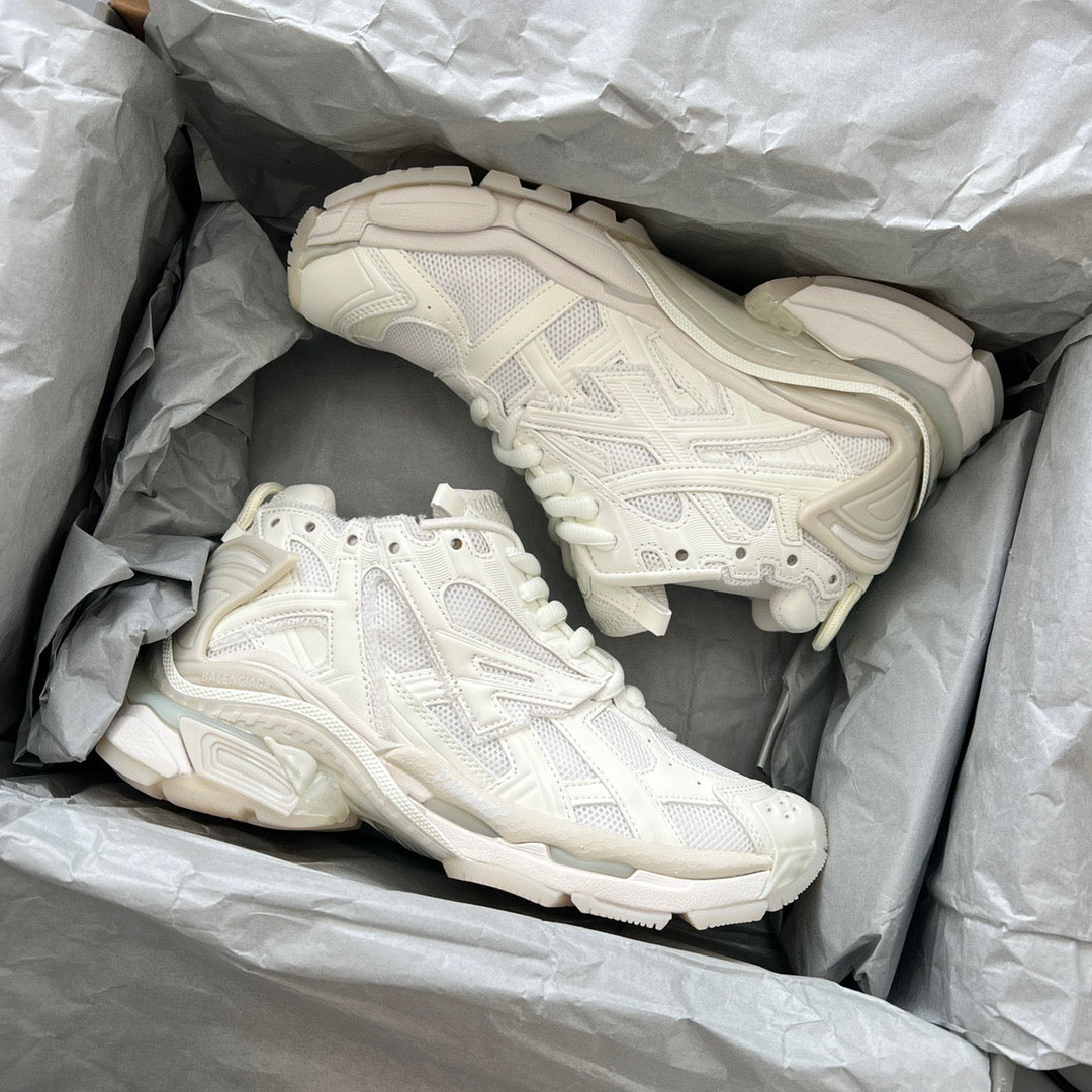 BALENCIAGA RUNNER White Beige