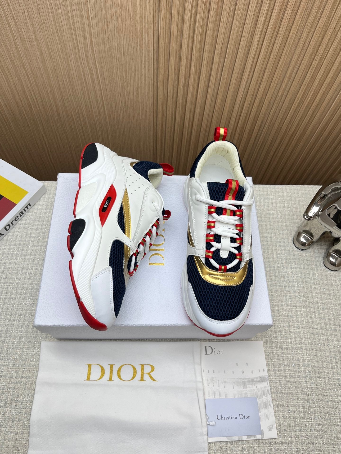 Dior B22 (BLANCO, ROJO, AZUL MARINO, DORADO)