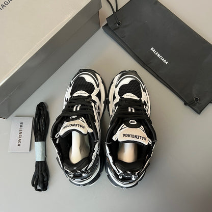 BALENCIAGA RUNNER Black White