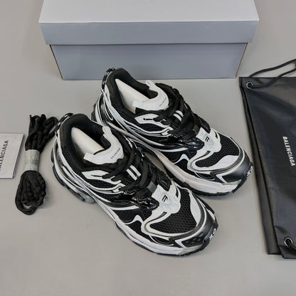 BALENCIAGA RUNNER Black White