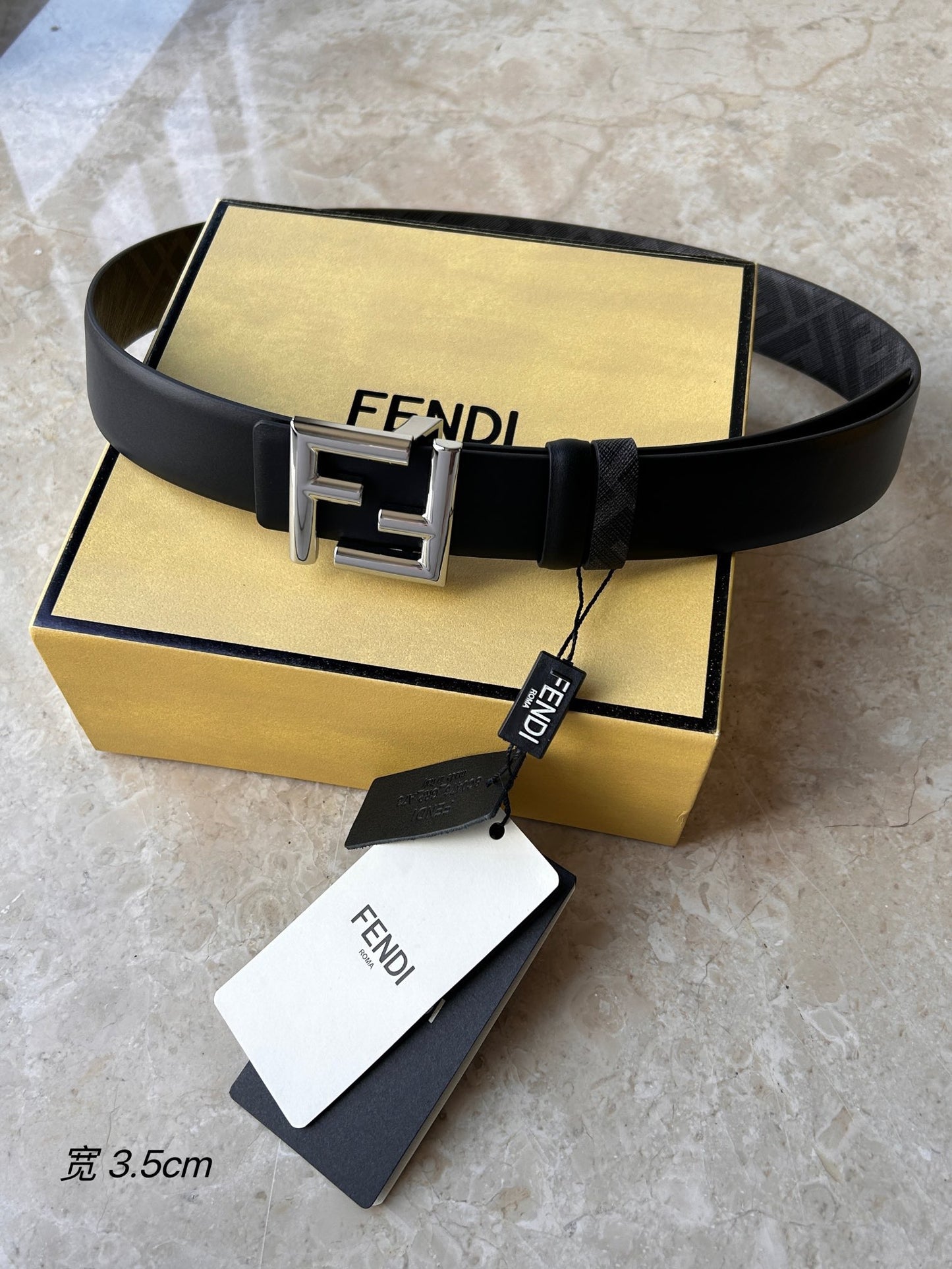 FENDI FF Rounded REVERSIBLE