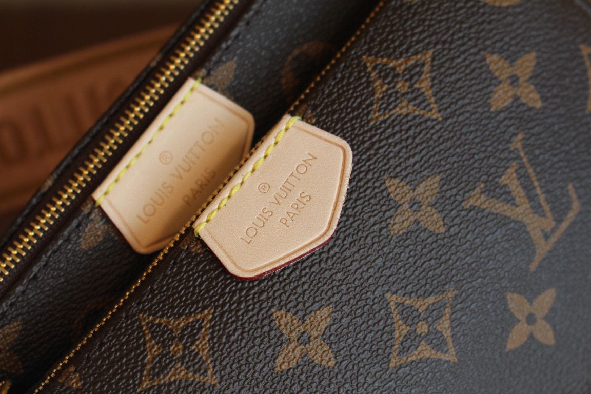 LV Multi Pochette M44840