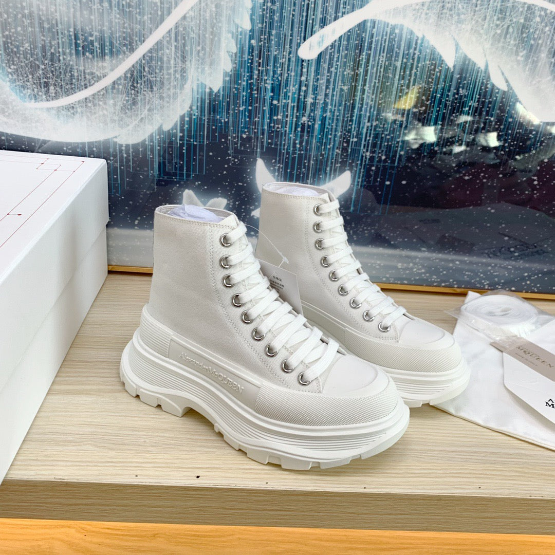 Alexander McQueen Tread Slick Boot in White