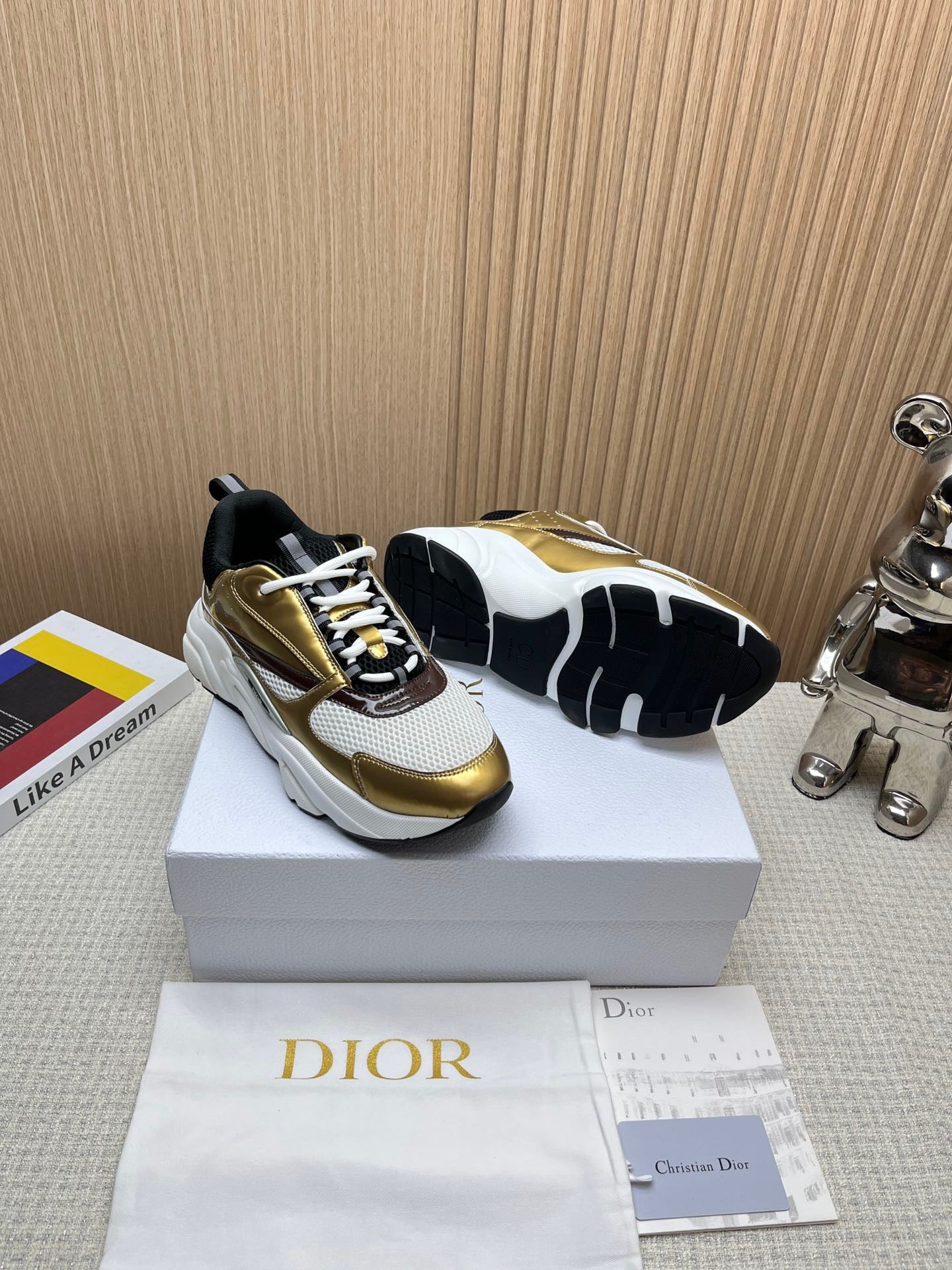 Dior B22 Technical Mesh & Laminated Calfskin Gold-Tone / White / Black