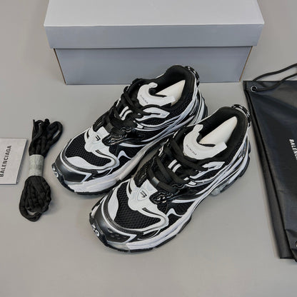 BALENCIAGA RUNNER Black White