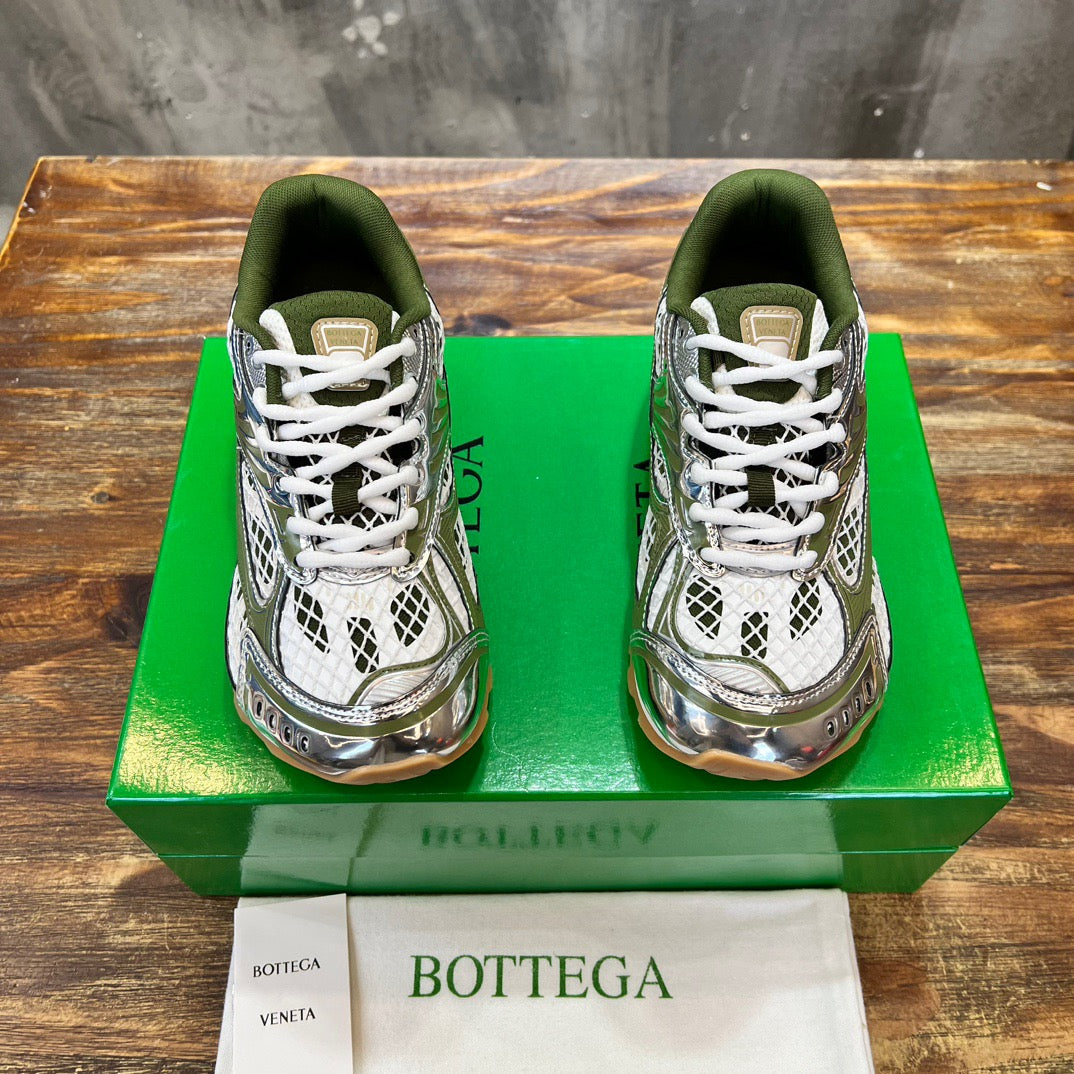 Bottega Veneta Orbit Sneaker / Mud White