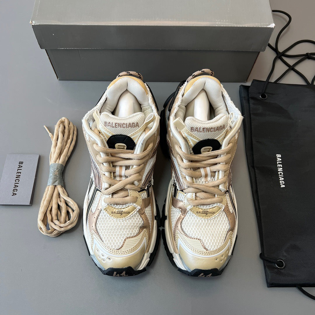 BALENCIAGA RUNNER Egg Beige