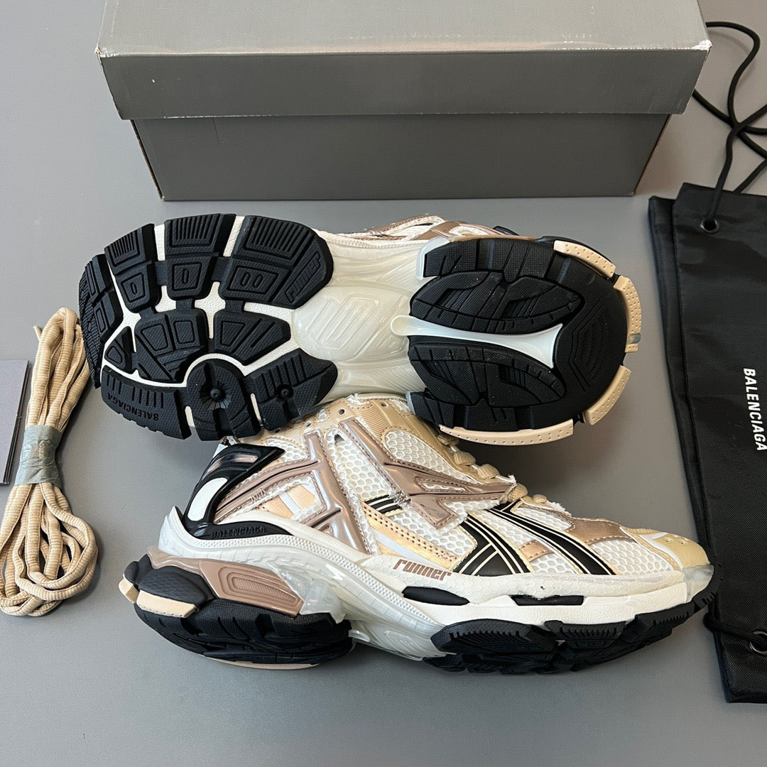 BALENCIAGA RUNNER Egg Beige