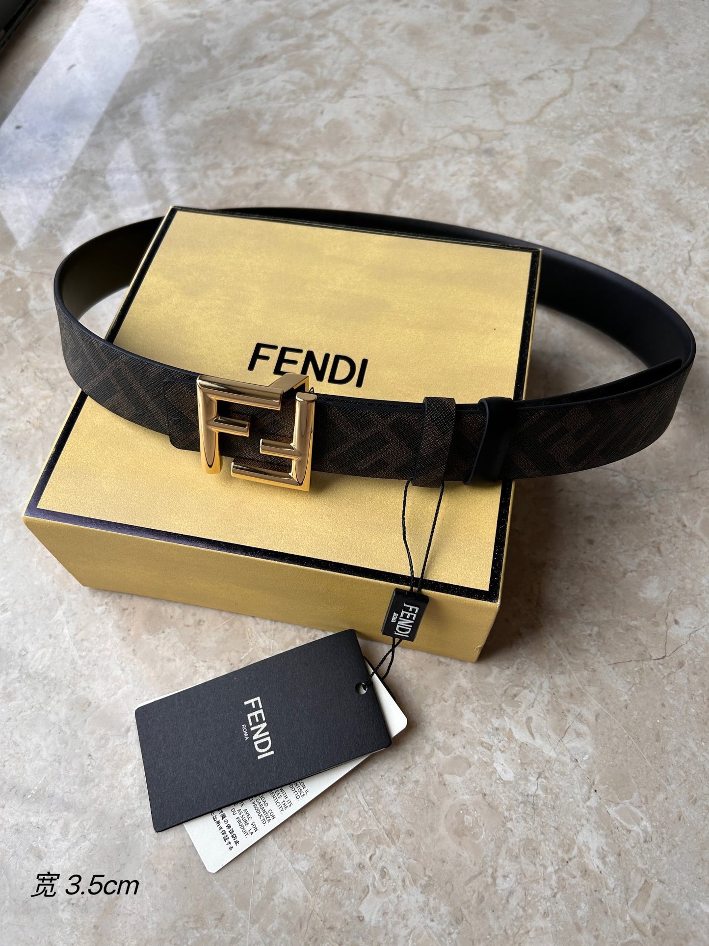 FENDI FF Rounded REVERSIBLE