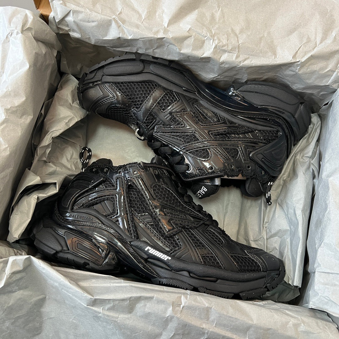 BALENCIAGA RUNNER Black