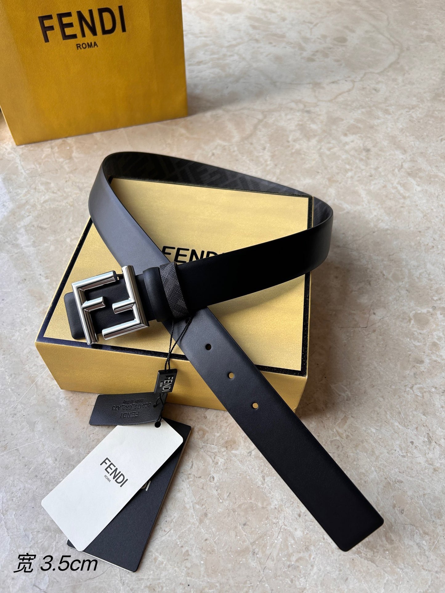 FENDI FF Rounded REVERSIBLE