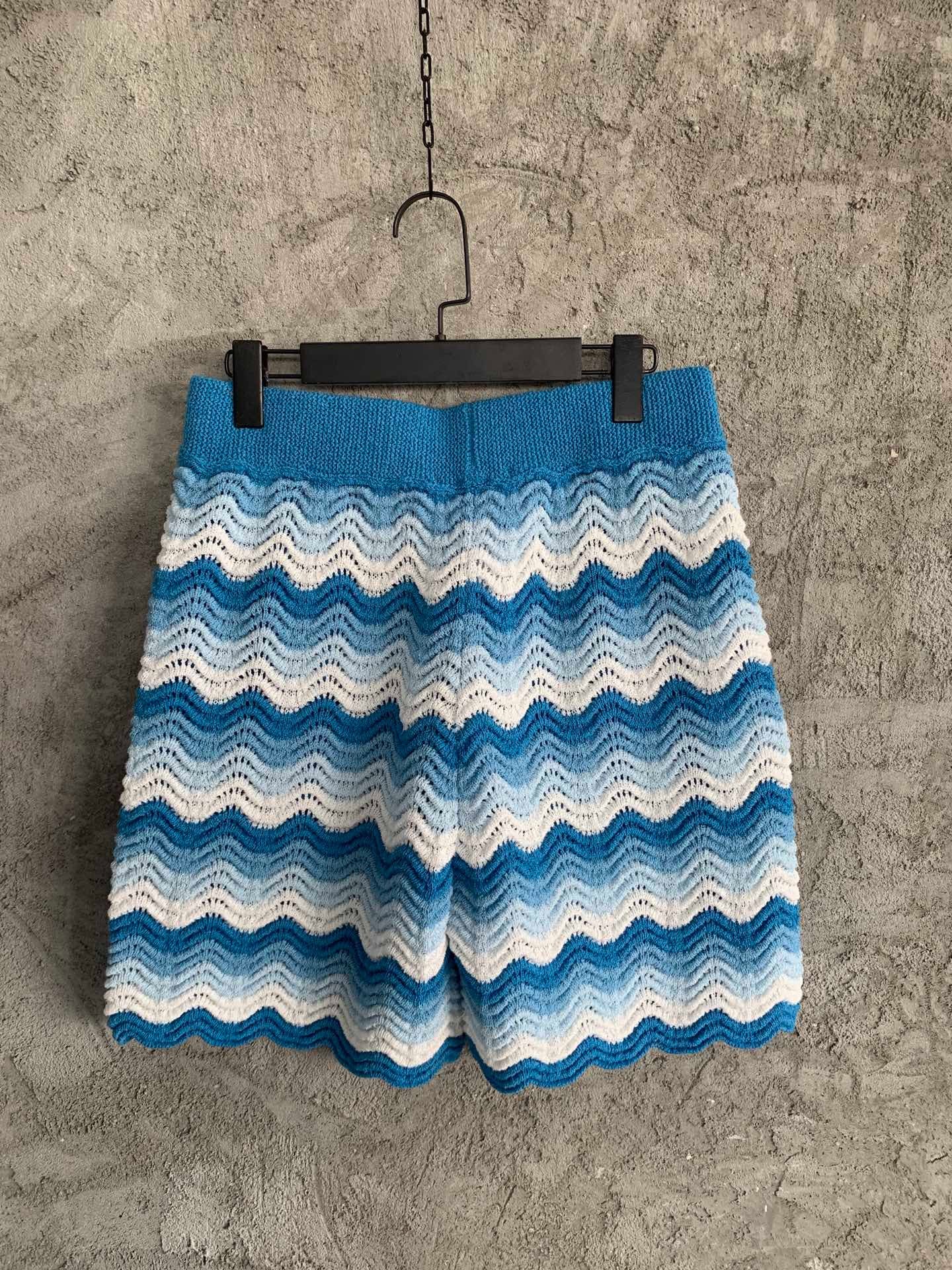 CASABLANCA WAVY GRADIENT OPEN KNIT CROCHET SHORTS