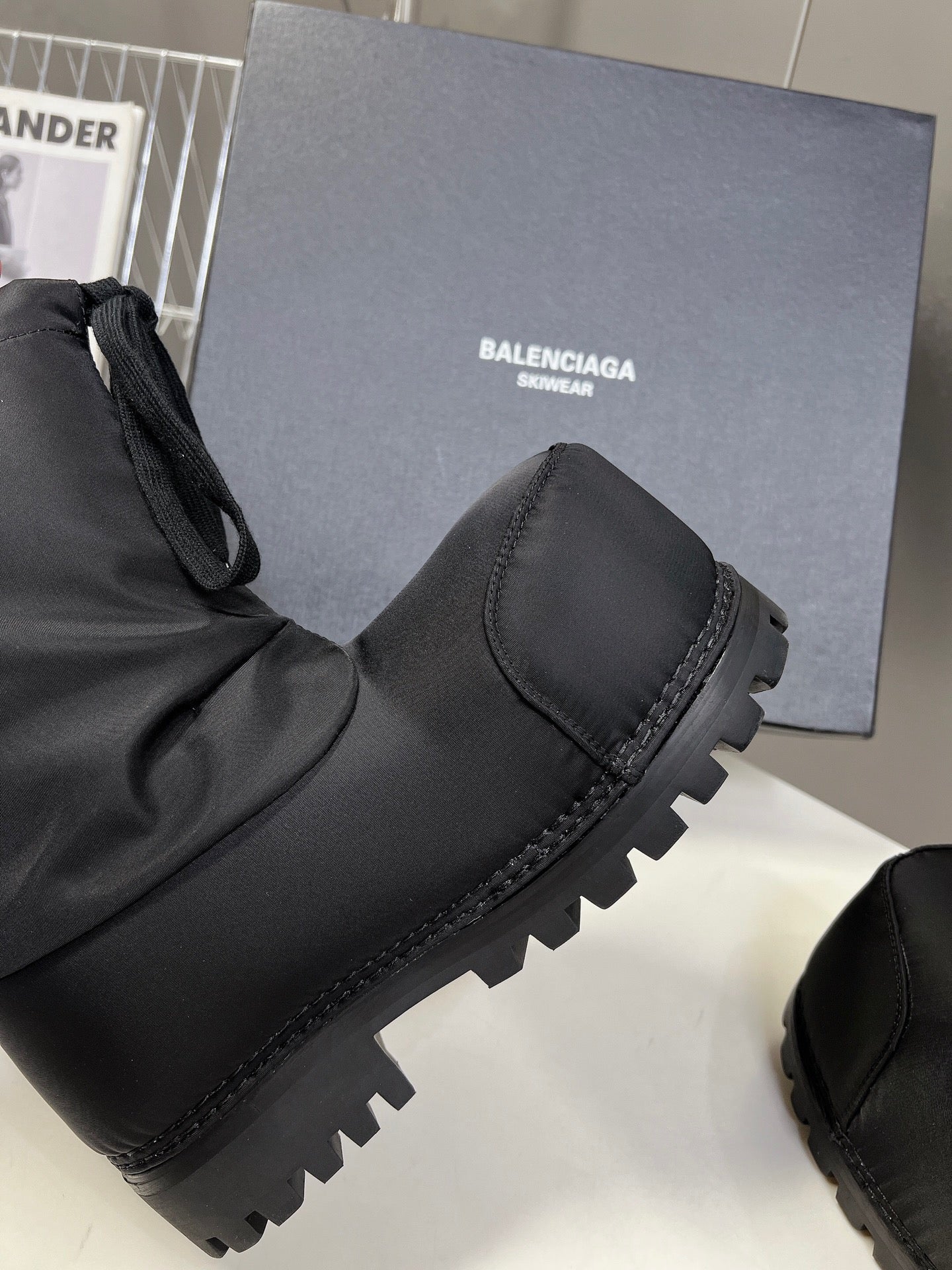 BALENCIAGA SKIWEAR - ALASKA LOW BOOT IN BLACK