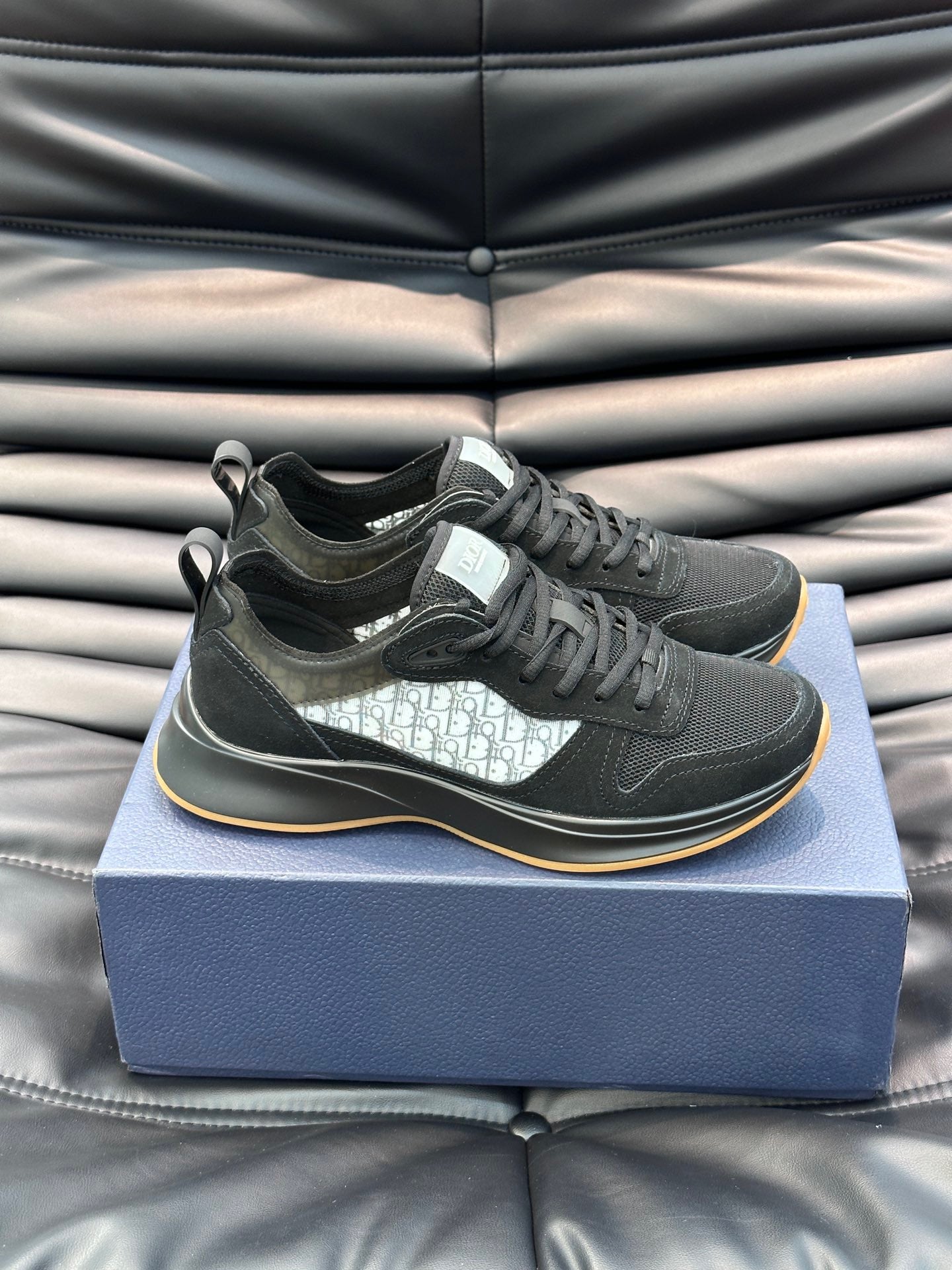 DIOR B25 RUNNER SNEAKER