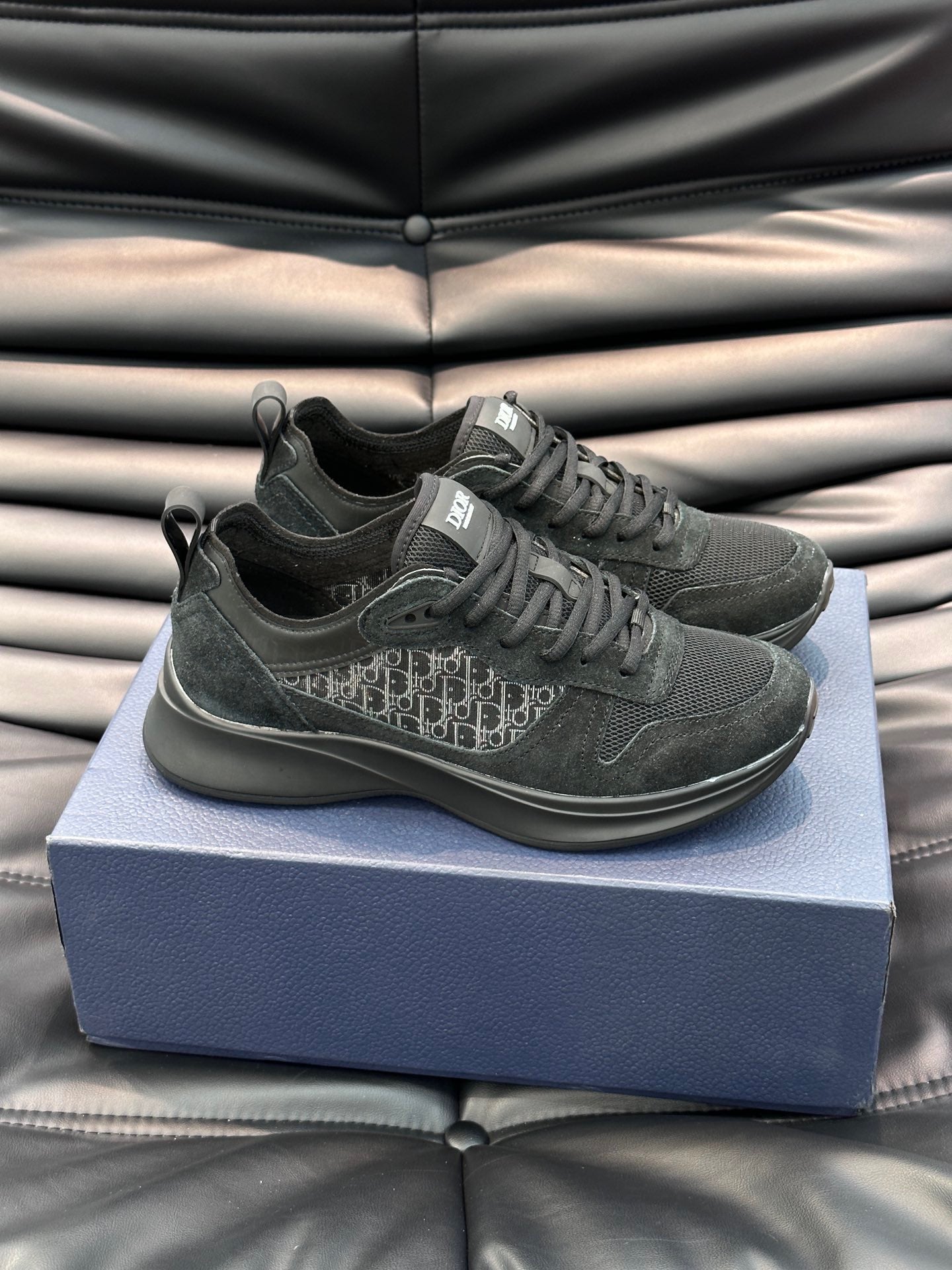 DIOR B25 RUNNER SNEAKER