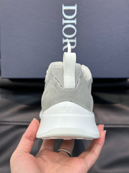 DIOR B25 RUNNER SNEAKER