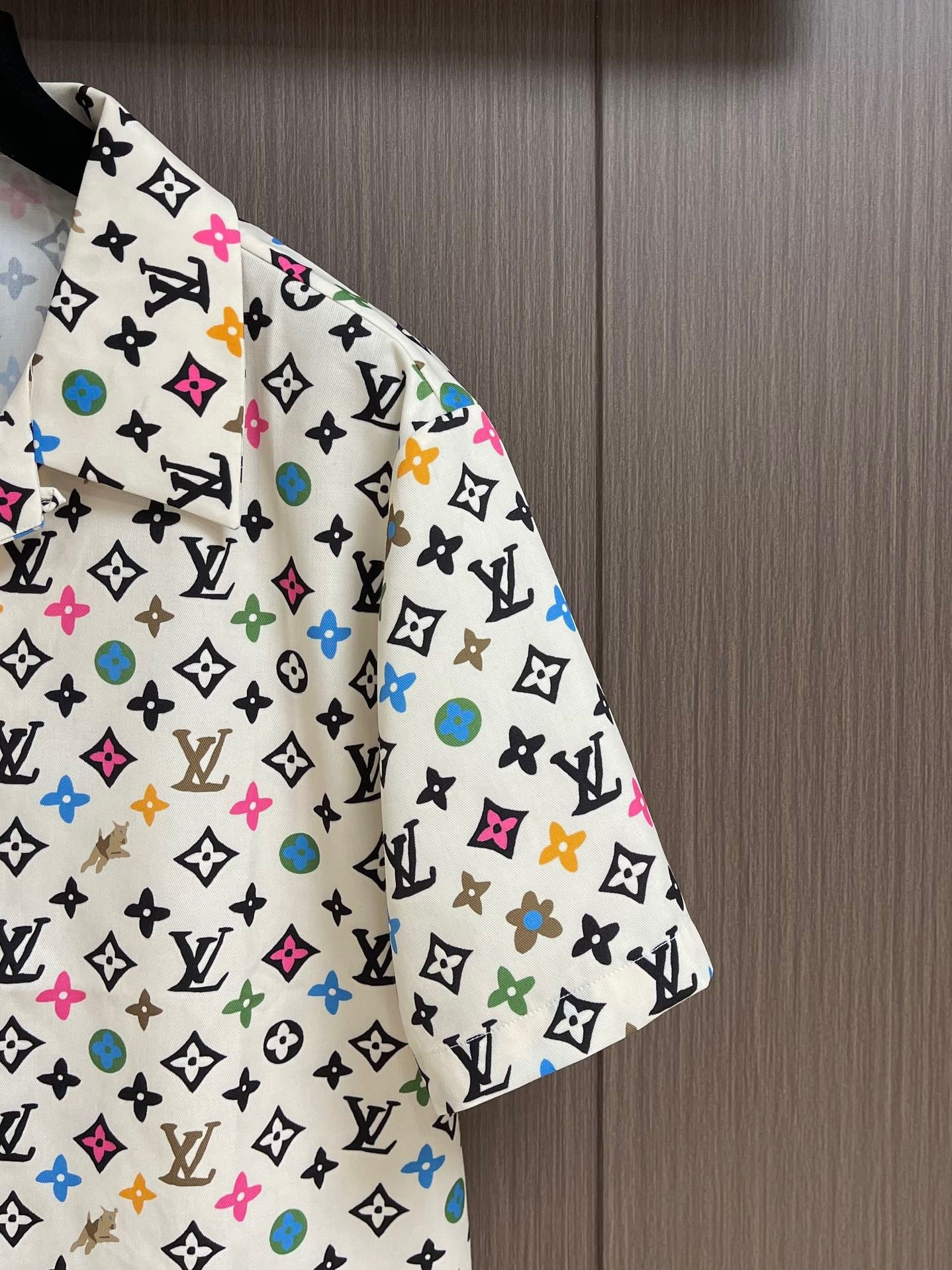 LV Monogram Printed Short-Sleeved Silk Shirt 1AFQ26