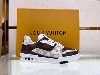 LV Trainer Sneaker 1AAST7