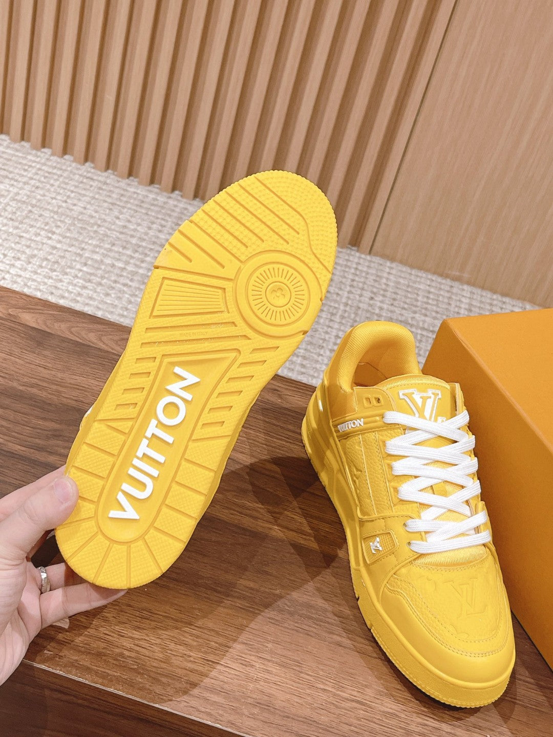 LV Trainer YELLOW 1AARFY