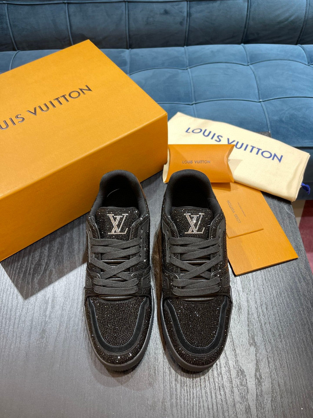 LV Trainer Black Crystals