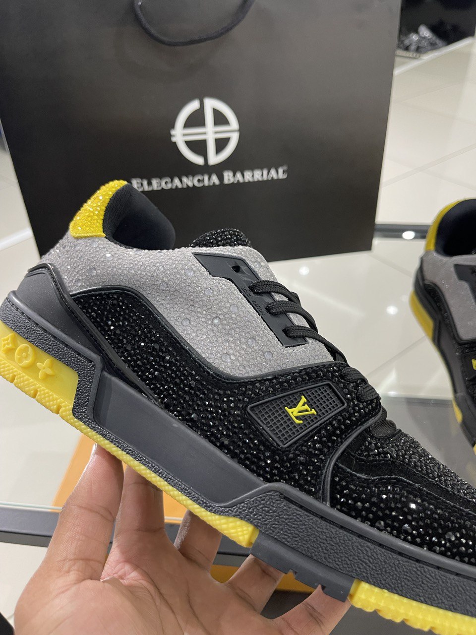 LV Trainer YELLOW BLACK Crystals 1A9JXJ