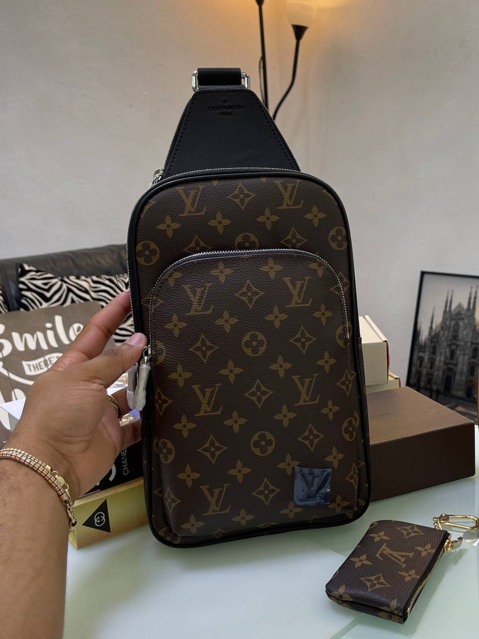 LV AVENUE SLING BAG NM M46327