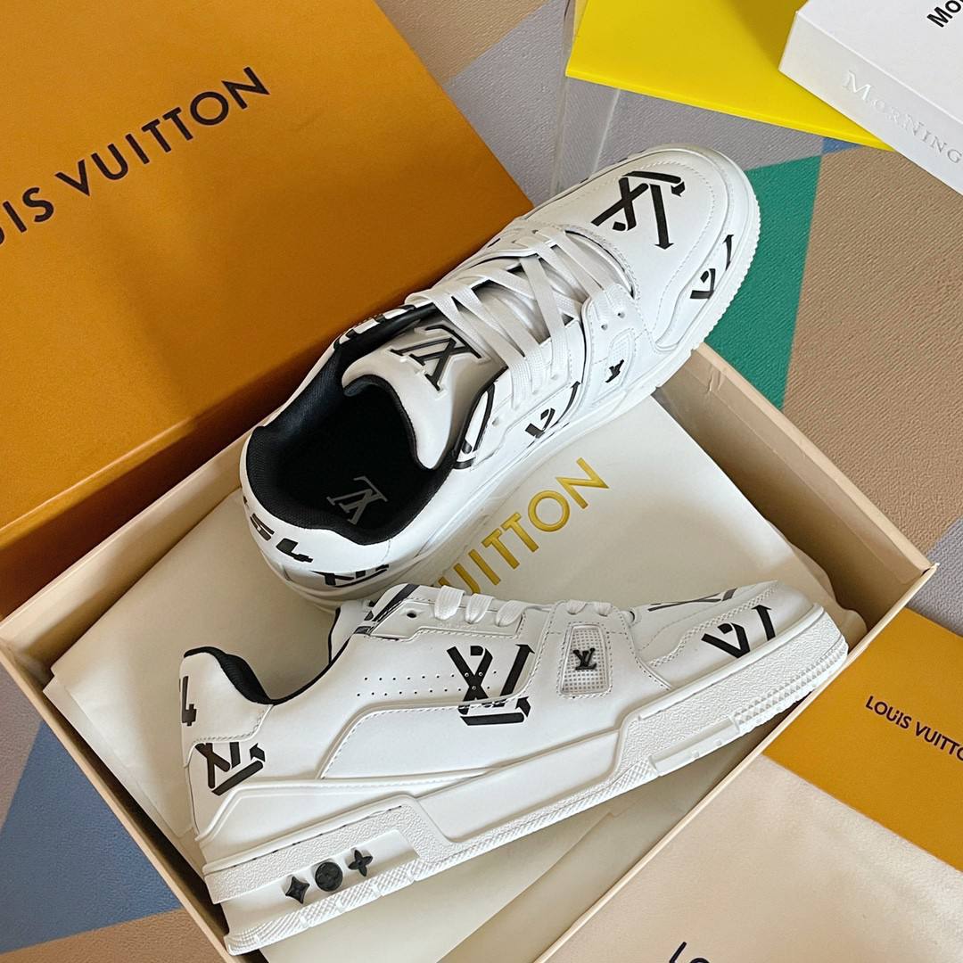 LV Trainer Sneaker 1AAGY7