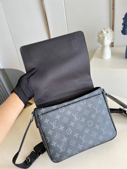 LV MESSENGER DISTRIC PM M44000