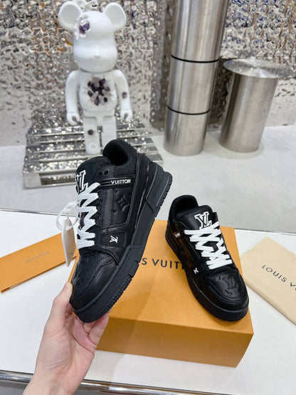 LV Trainer Sneaker BLACK 1AAREY