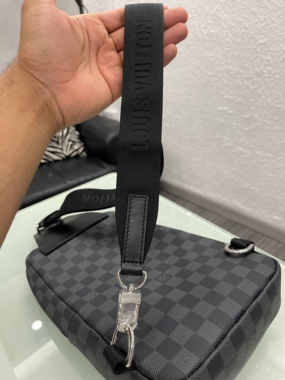 Lv Avenue SlinBag N45277