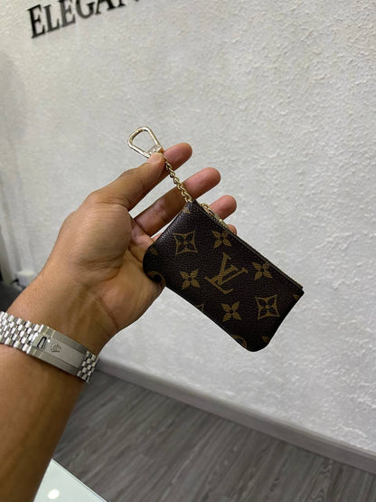 LV KEY POUCH (VARIOS)