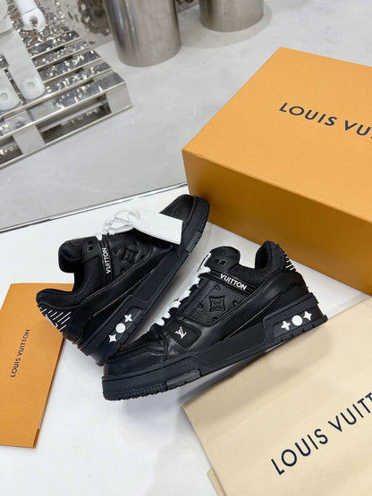 LV Trainer Sneaker BLACK 1AAREY