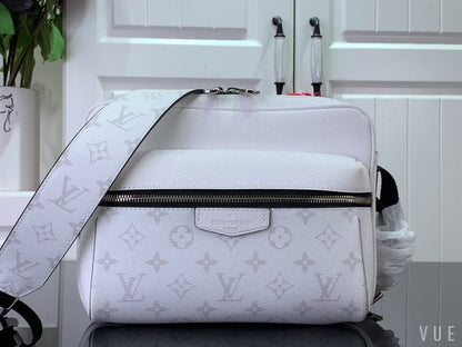 LV Bolso Messenger Outdoor M30873